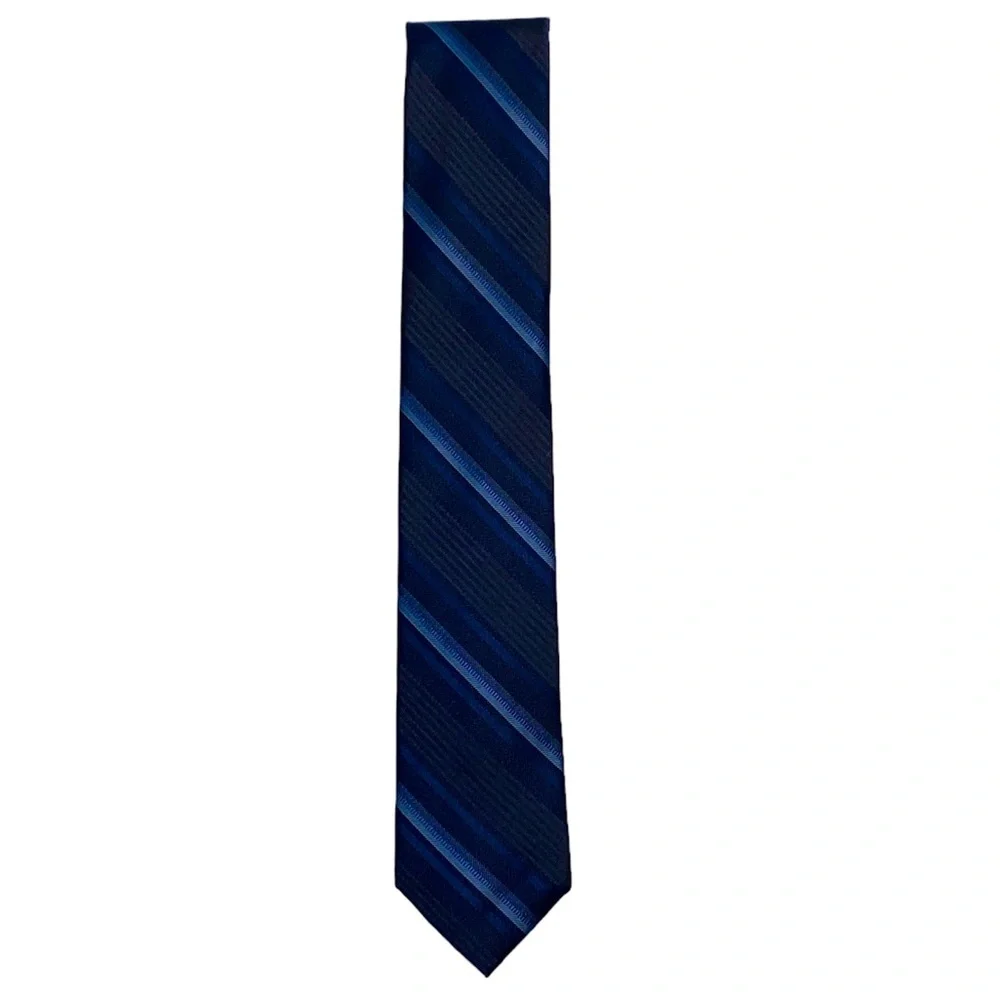 Calvin Klein 100% Silk Tie